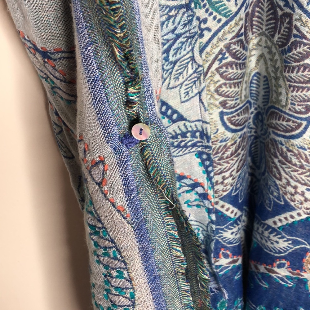 Chico’s reversible wrap - Picture 7 of 7